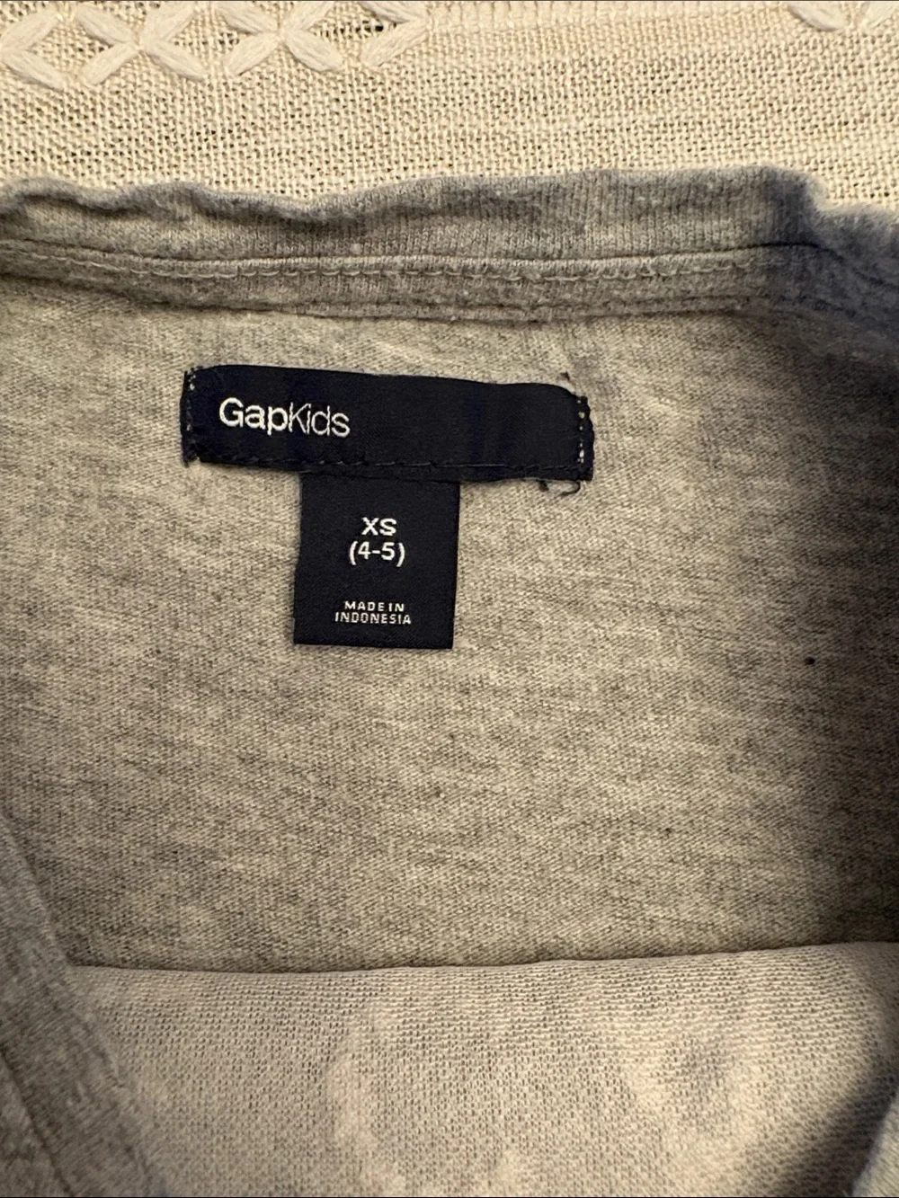 GAP Gray Long-Sleeve 'The Cat’s Meow’ Top